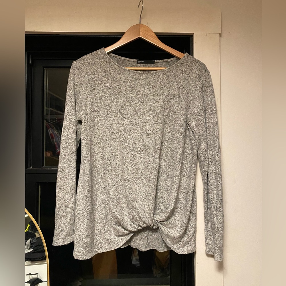 Long sleeve, twist knot shirt
